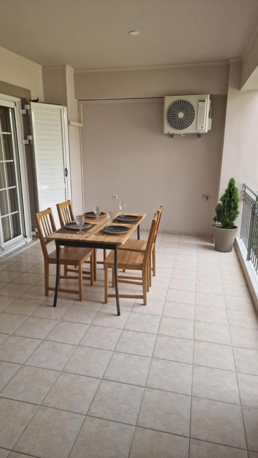 Primrose Apartments Толон Екстериор снимка