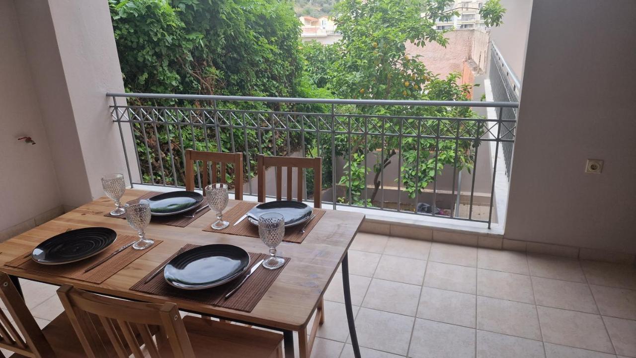 Primrose Apartments Толон Екстериор снимка