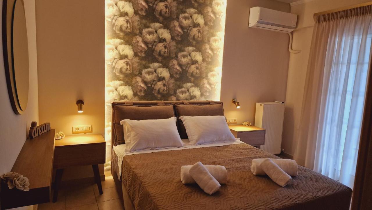 Primrose Apartments Толон Екстериор снимка